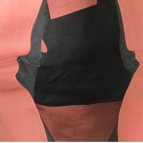 𝅺BALENCIAGA "Maxi Shopper" handbag - Picture 6 of 13